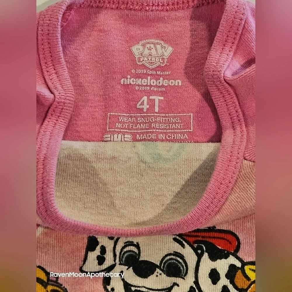 3/15$ Bundle Deal.  Lot Of 4 Girls Night Shirts